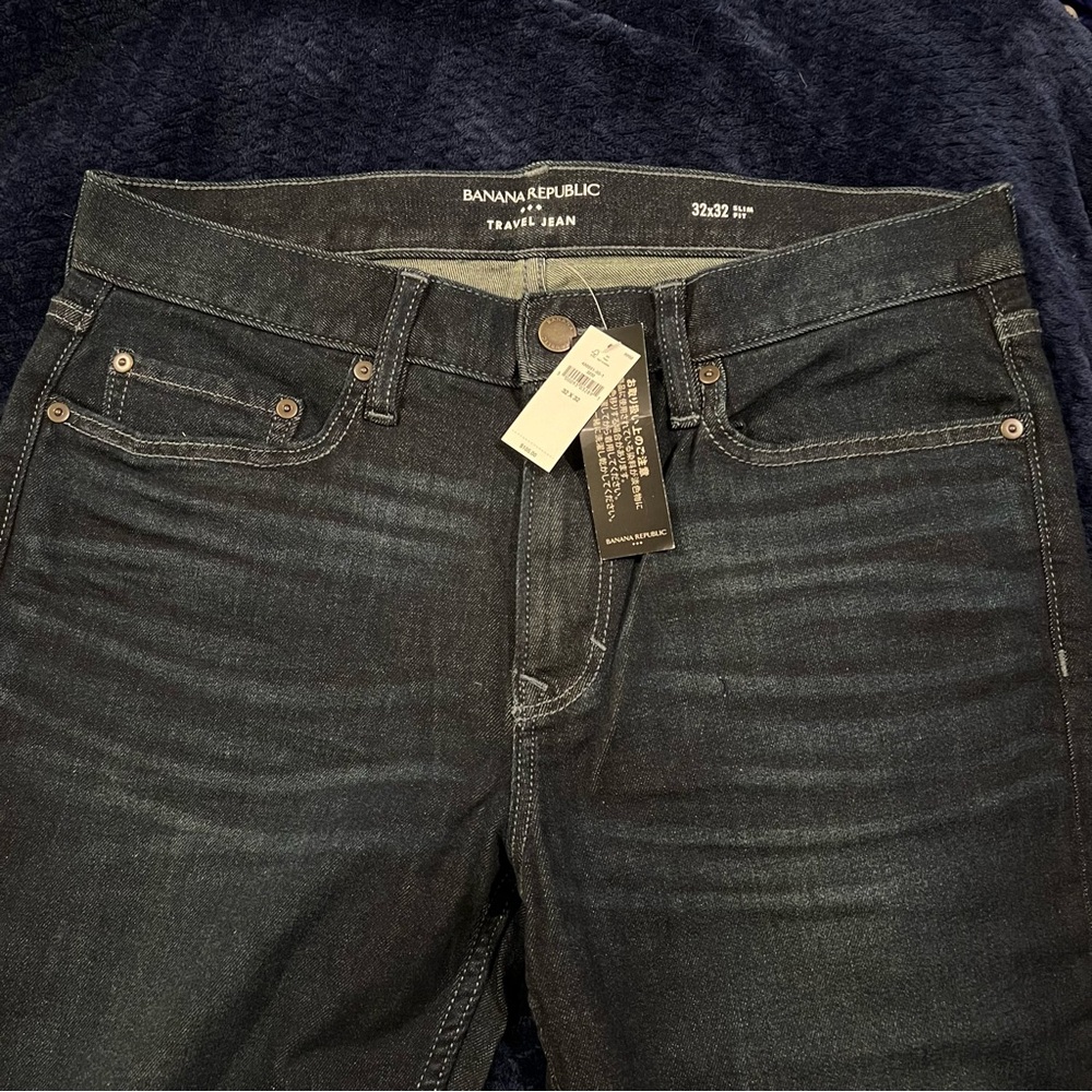 Banana Republic men’s Travel Jean Size 32x32 Slim Fit NWT